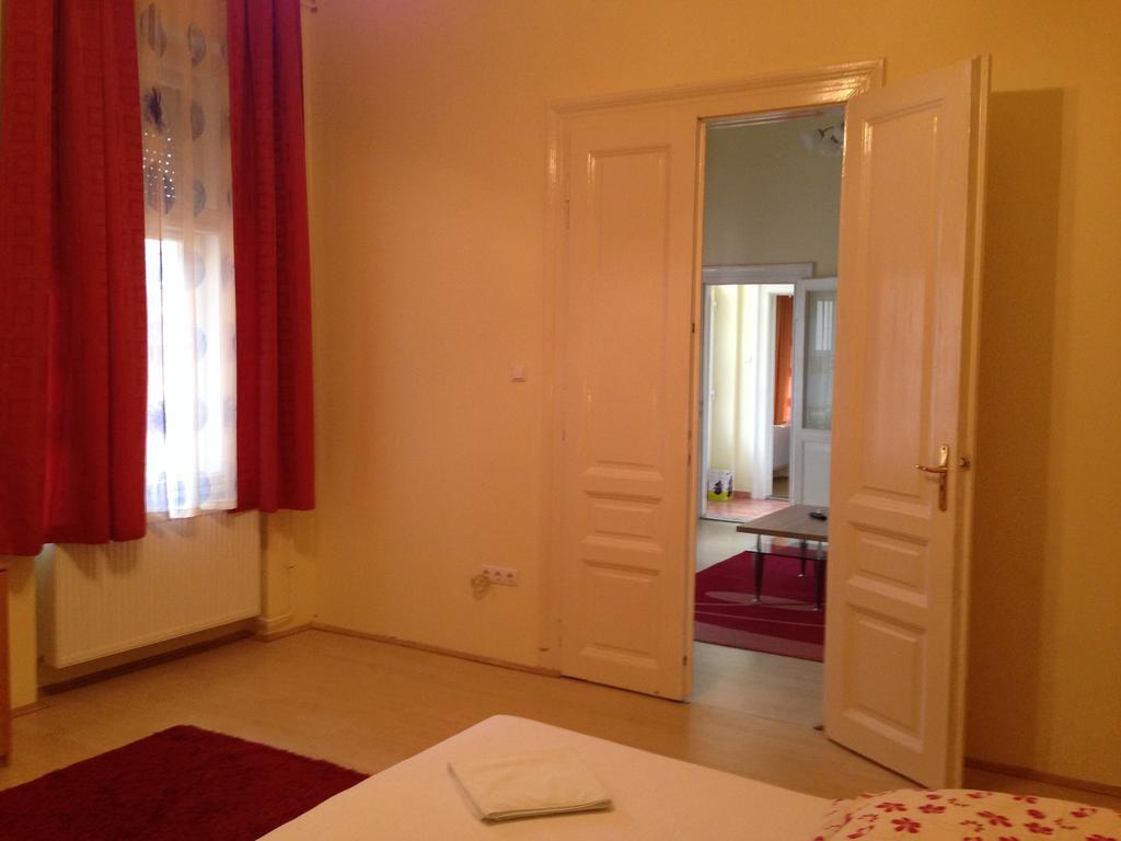 Péterfia Apartman Debrecen Exterior foto