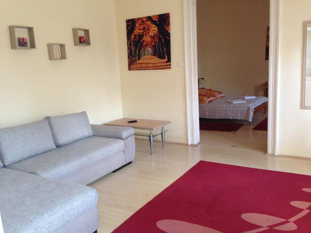 Péterfia Apartman Debrecen Exterior foto
